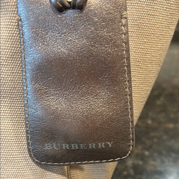 Vintage Burberry Nova Beige Canvas Taupe Metallic Leather Shoulder Purse Bag - Picture 2 of 16